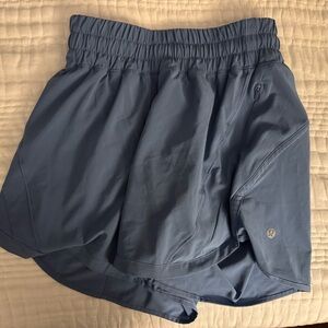 Lululemon Track that high rise lined short 5”